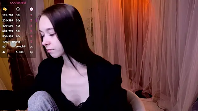 Snapshot of LilithStrangfor chatting on November 9, 2025, 9:35 pm LilithStrangfor online show from November 9, 2025, 9:35 pm