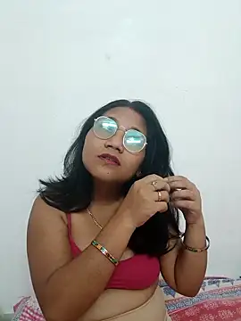 Cuterinki online show from May 9, 2026, 8:03 pm