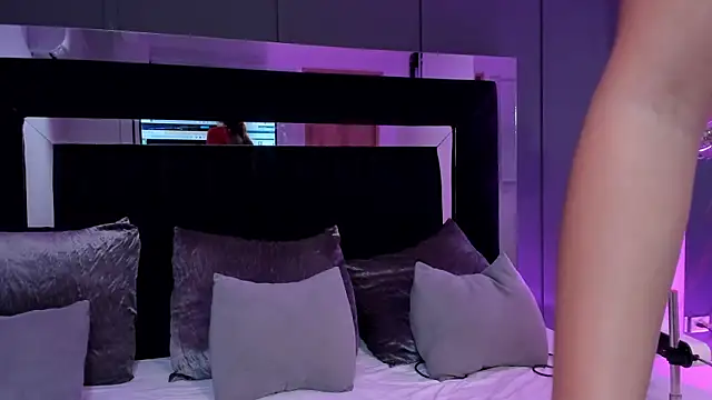 shaina vasquez online show from February 15, 2026, 11:56 pm