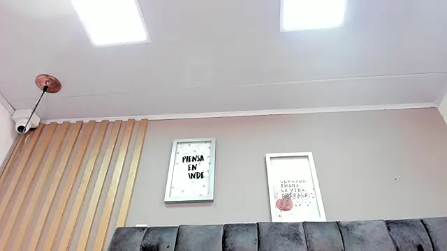 mariaa fernanda online show from September 16, 2025, 9:43 am