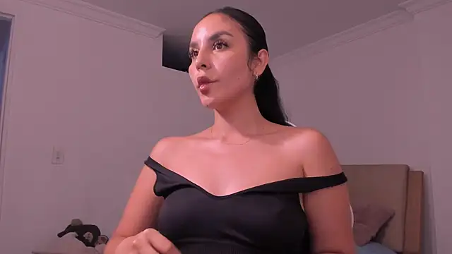  miaquevedo  online show from July 7, 2026, 3:16 pm