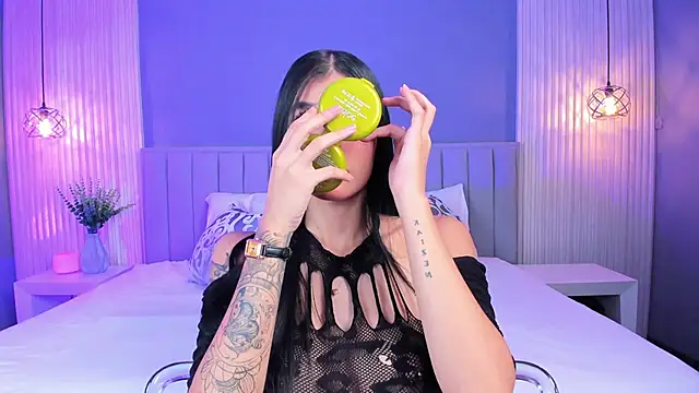 Snapshot of CaitlynCouper chatting on September 8, 2025, 10:42 pm CaitlynCouper online show from September 8, 2025, 10:42 pm