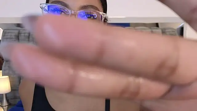 SussiSotto online show from February 13, 2025, 1:37 pm