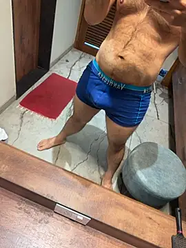 Snapshot of versatile_guy01 chatting on August 6, 2026, 3:19 am versatile guy01 online show from August 6, 2026, 3:19 am