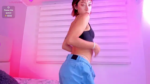 Snapshot of gloomy_sweetness chatting on January 18, 2025, 3:09 am gloomy sweetness online show from January 18, 2025, 3:09 am