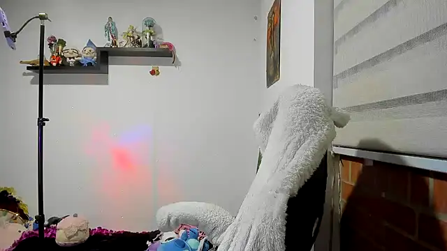 Shaddycute  online show from May 27, 2026, 2:08 am