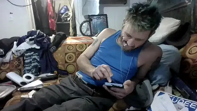 Snapshot of gettinit2wice chatting on June 16, 2026, 5:15 pm gettinit2wice online show from June 16, 2026, 5:15 pm