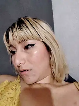 florecita9 online show from February 25, 2025, 11:44 pm