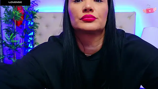 Snapshot of DaliyaArabian chatting on February 14, 2025, 3:47 pm DaliyaArabian online show from February 14, 2025, 3:47 pm