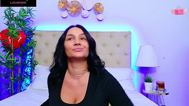 Snapshot of DaliyaArabian chatting on March 20, 2025, 12:11 pm DaliyaArabian online show from March 20, 2025, 12:11 pm