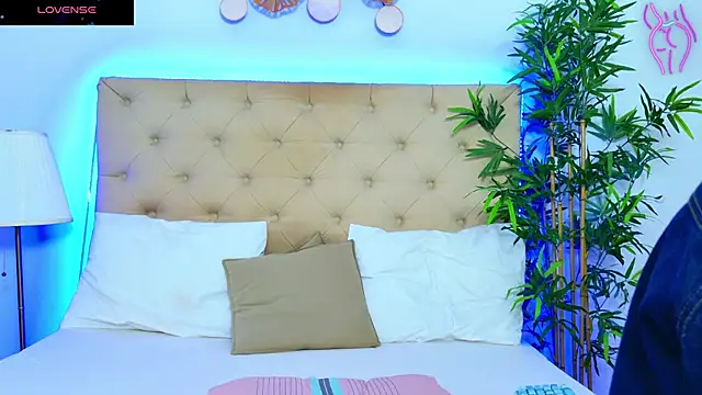 Snapshot of DaliyaArabian chatting on September 9, 2025, 12:15 pm DaliyaArabian online show from September 9, 2025, 12:15 pm