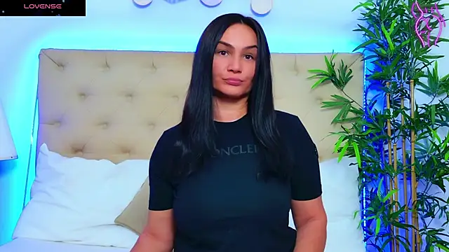 Snapshot of DaliyaArabian chatting on September 10, 2025, 12:49 pm DaliyaArabian online show from September 10, 2025, 12:49 pm