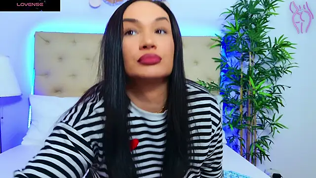 Snapshot of DaliyaArabian chatting on October 9, 2025, 12:14 pm DaliyaArabian online show from October 9, 2025, 12:14 pm