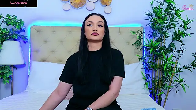 Snapshot of DaliyaArabian chatting on April 22, 2026, 1:45 pm DaliyaArabian online show from April 22, 2026, 1:45 pm