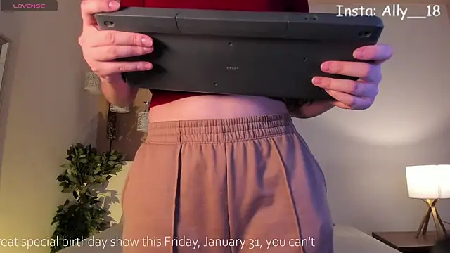 Snapshot of Ally_addams chatting on January 28, 2025, 3:36 am Ally addams online show from January 28, 2025, 3:36 am