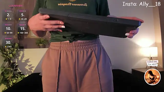 Snapshot of Ally_addams chatting on January 31, 2025, 3:41 am Ally addams online show from January 31, 2025, 3:41 am