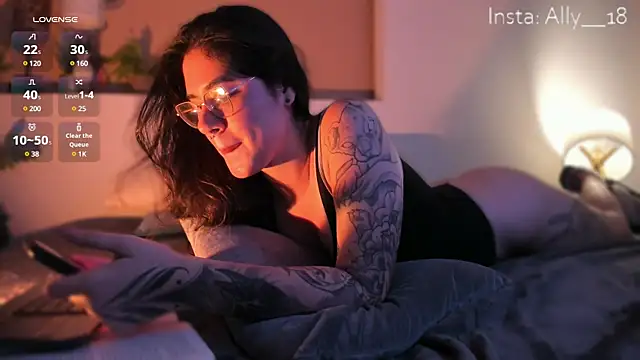 Snapshot of Ally_addams chatting on March 10, 2025, 7:42 am Ally addams online show from March 10, 2025, 7:42 am