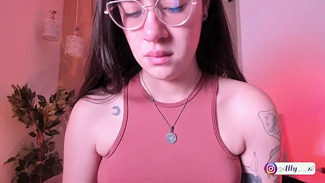 Snapshot of Ally_addams chatting on September 13, 2025, 4:01 am Ally addams online show from September 13, 2025, 4:01 am