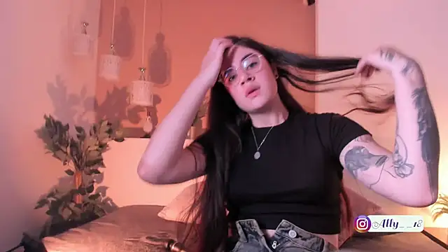 Snapshot of Ally_addams chatting on September 22, 2025, 5:09 am Ally addams online show from September 22, 2025, 5:09 am