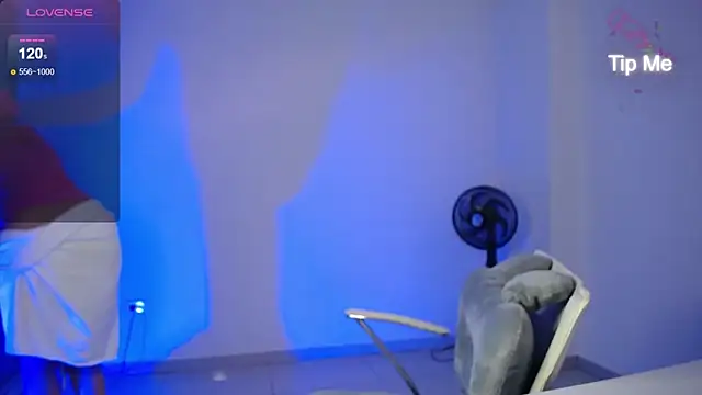 Snapshot of candydowson1 chatting on February 14, 2025, 9:43 pm candydowson1 online show from February 14, 2025, 9:43 pm