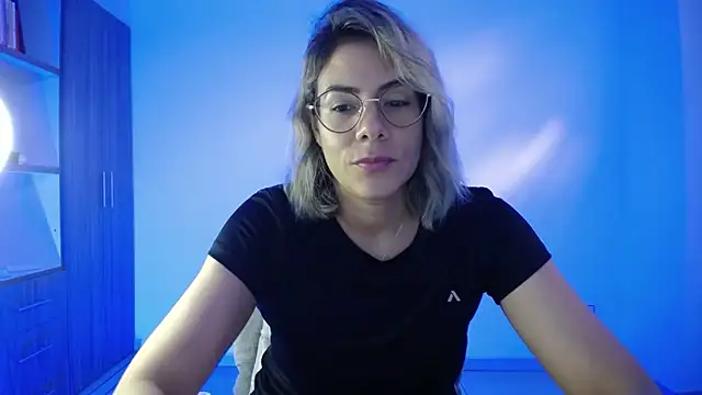 Snapshot of candydowson1 chatting on October 24, 2025, 9:11 pm candydowson1 online show from October 24, 2025, 9:11 pm