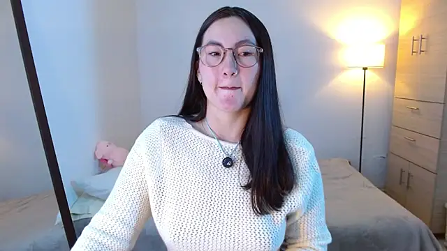 Elle Lee  online show from March 29, 2026, 5:29 am