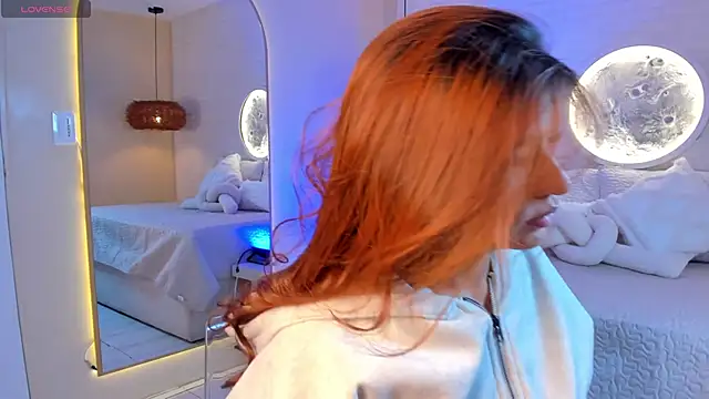 Snapshot of Elise_Diamond chatting on November 8, 2025, 10:08 pm Elise Diamond online show from November 8, 2025, 10:08 pm