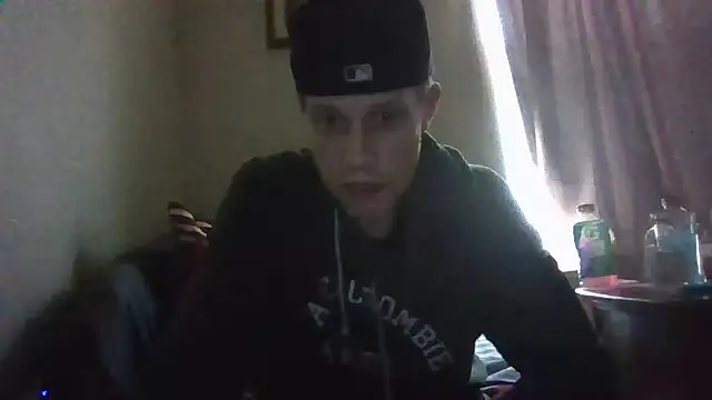 Snapshot of kollzCloudzz chatting on April 28, 2026, 12:32 pm kollzCloudzz online show from April 28, 2026, 12:32 pm