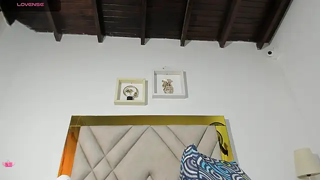 vahiolet fuentes online show from February 12, 2025, 7:13 pm