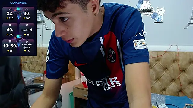 SkinnyBoy  online show from February 1, 2025, 3:18 pm