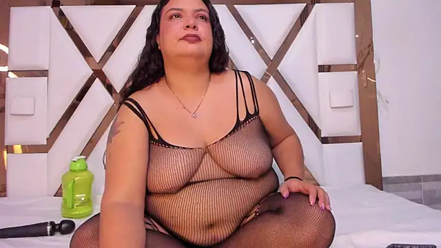 molly sweetee online show from May 27, 2026, 1:46 am