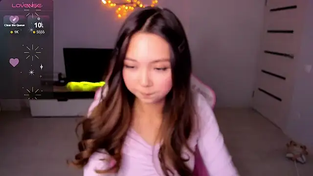 Fluffy Rose online show from October 1, 2025, 11:49 am