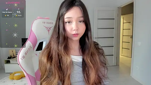 Snapshot of Fluffy_Rose chatting on June 12, 2026, 12:42 am Fluffy Rose online show from June 12, 2026, 12:42 am
