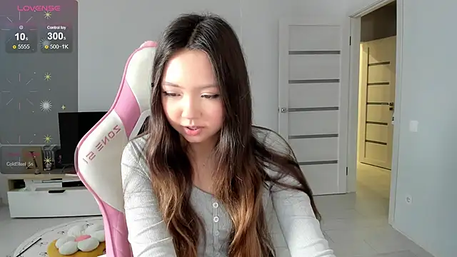 Snapshot of Fluffy_Rose chatting on July 26, 2026, 1:25 am Fluffy Rose online show from July 26, 2026, 1:25 am