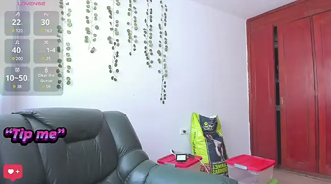 bonnie moon  online show from December 17, 2024, 6:20 pm