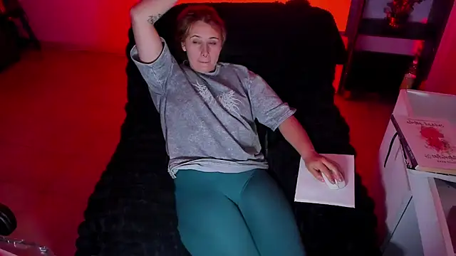 bonnie moon  online show from November 21, 2025, 11:03 pm