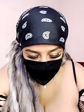 Snapshot of mari_layali chatting on December 7, 2024, 11:01 pm mari layali online show from December 7, 2024, 11:01 pm