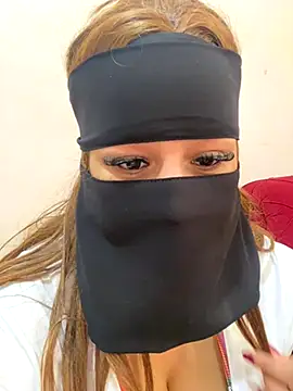 Snapshot of mari_layali chatting on November 7, 2025, 11:10 am mari layali online show from November 7, 2025, 11:10 am