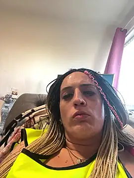 Haleytightlips1986 online show from April 12, 2026, 6:02 pm