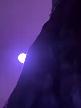 Haleytightlips1986 online show from April 16, 2026, 10:01 pm