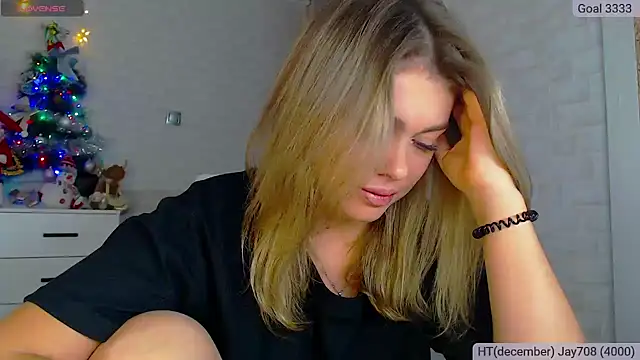 SuchCute online show from December 11, 2024, 3:35 am