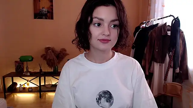 Snapshot of CuteRuby99 chatting on October 12, 2025, 10:47 am CuteRuby99 online show from October 12, 2025, 10:47 am