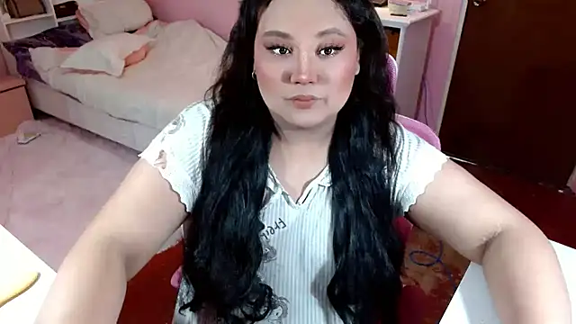 GiannaLopezSmith online show from October 17, 2025, 4:59 am