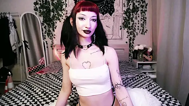 Snapshot of Marcellean chatting on February 4, 2025, 4:48 am Marcellean online show from February 4, 2025, 4:48 am