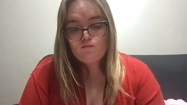 honeyyy24 online show from March 30, 2026, 9:49 pm