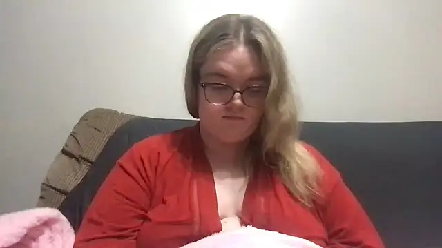 honeyyy24 online show from April 1, 2026, 8:06 pm