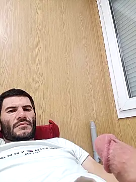 Snapshot of Gigolo4040 chatting on October 7, 2025, 9:01 pm Gigolo4040 online show from October 7, 2025, 9:01 pm
