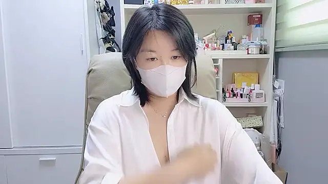 HaNa Kim online show from July 28, 2026, 3:24 am