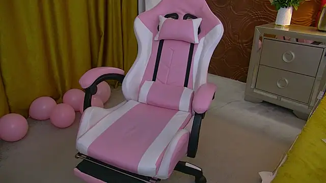 Snapshot of IrisMonn chatting on January 27, 2025, 12:16 pm IrisMonn online show from January 27, 2025, 12:16 pm