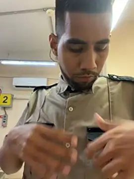 Snapshot of EnriquePersian197 chatting on May 6, 2026, 12:10 pm EnriquePersian197 online show from May 6, 2026, 12:10 pm